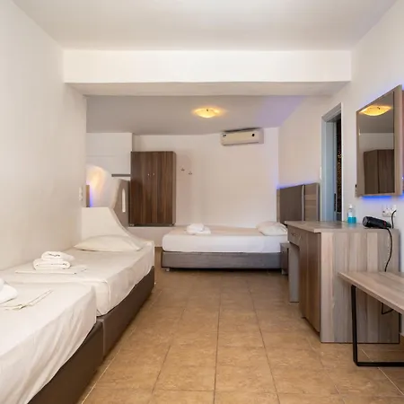 Apartmanhotel Fanari Art Íosz