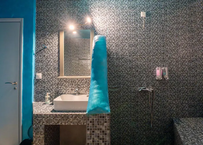 Fanari Art Aparthotel 3*