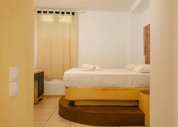 Fanari Art Aparthotel Ios